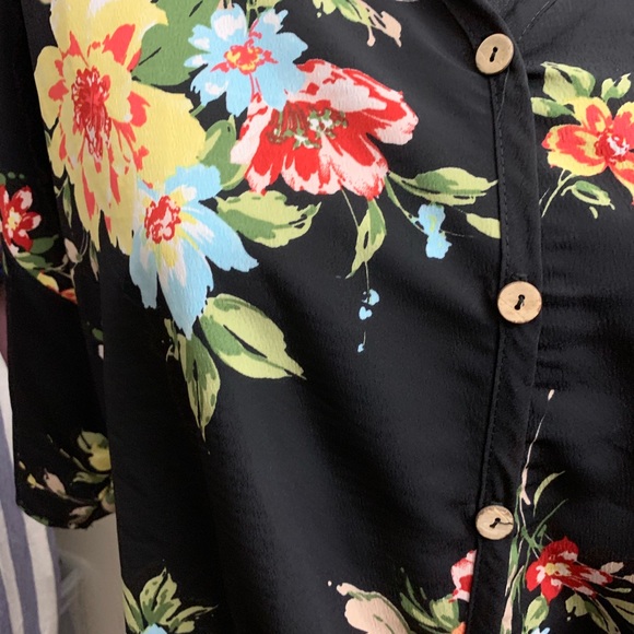Floral top small - Picture 2 of 4